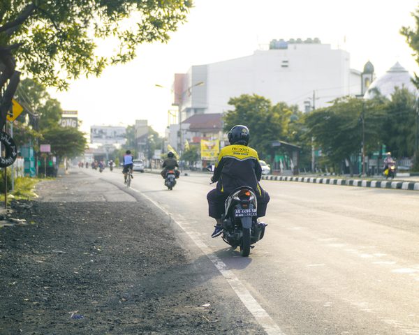 Optez pour un taxi moto à paris : confort et rapidité assurés.